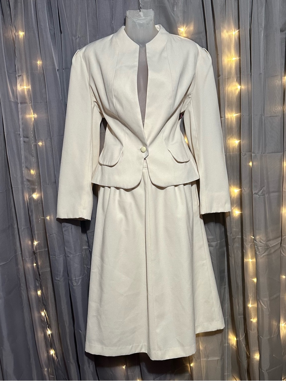 Andrianna Ltd. Ivory cream skirt suit 1980’s vintage office siren Sz M 8-10